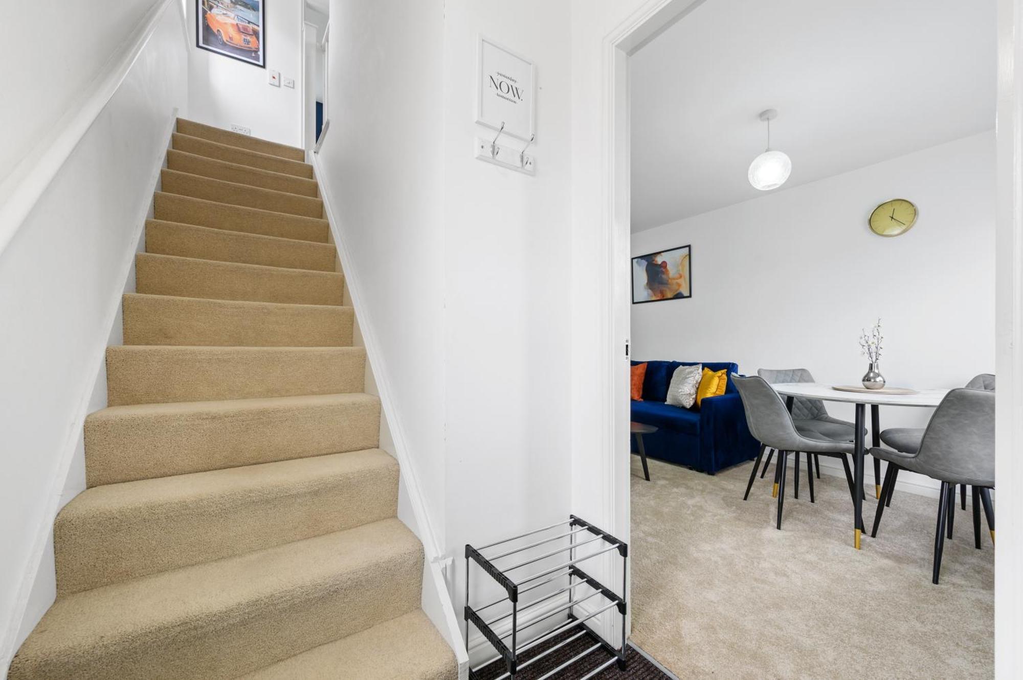 מנצ'סטר Comfy Stay 6Mins To Coop Live Arena, Etihad Stadium & City Centre With Wifi & Free Private Parking מראה חיצוני תמונה